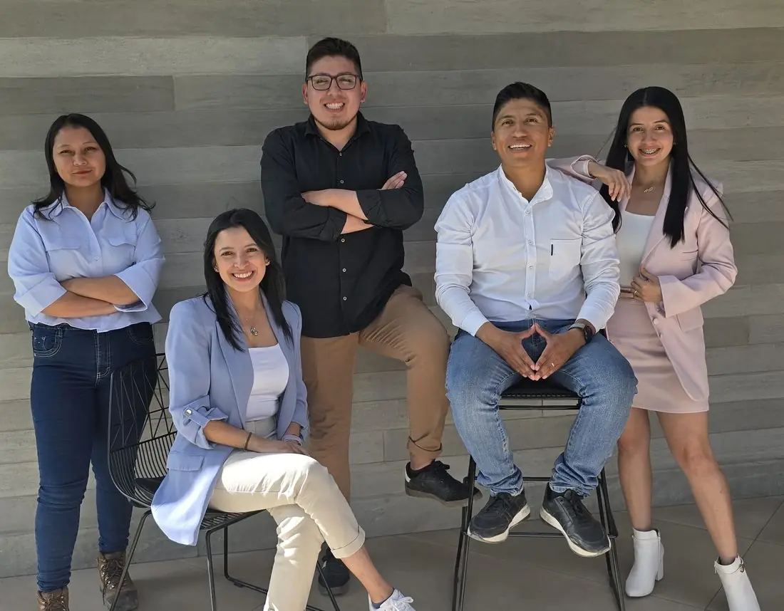 Equipo de arquitectos e ingenieros de PIVOT Constructores, constructora en Quito
