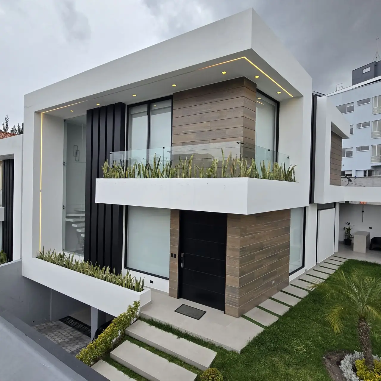 Residencia entregada por PIVOT, construcción de casas en Ecuador